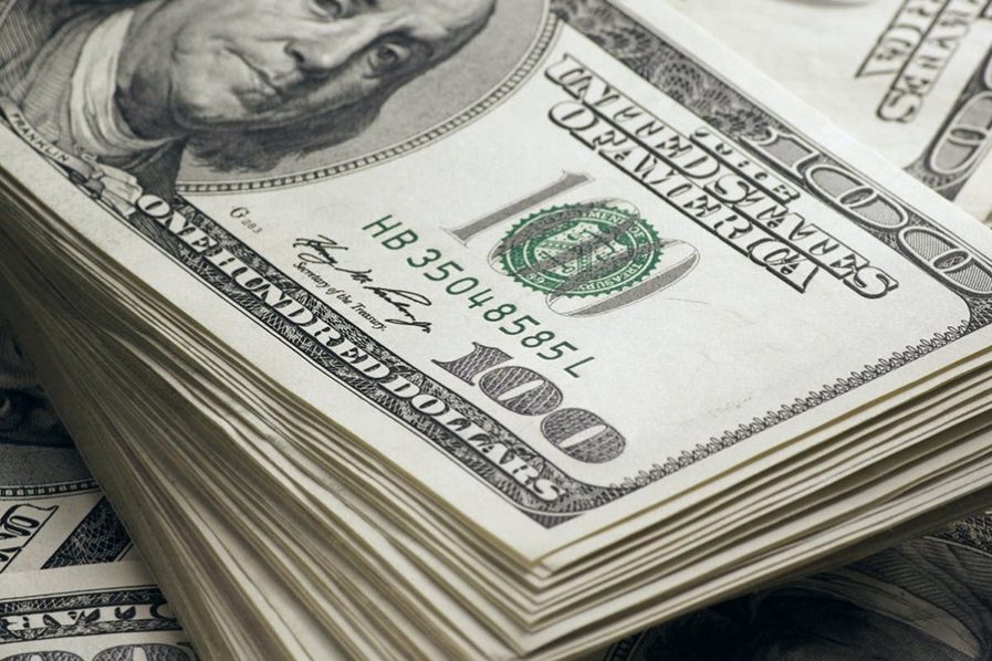 Nigeria's Dollar Trading Slumps 22% to $2.62 Billion as Forward Deals Plunge