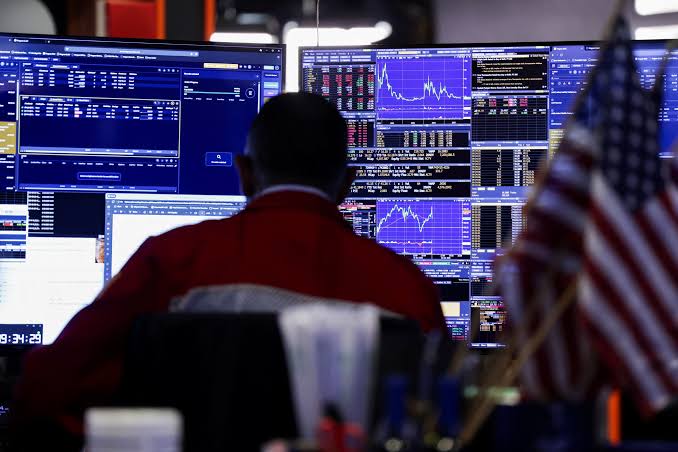 Banks Lend More to Traders as Manufacturing's Share of Credit Shrinks
